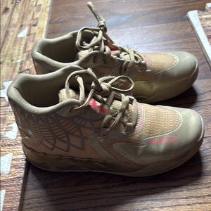 Kids Tan and Red Sneakers Puma La Melos